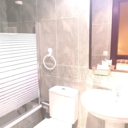 Nueva Allandesa Hotel 2*