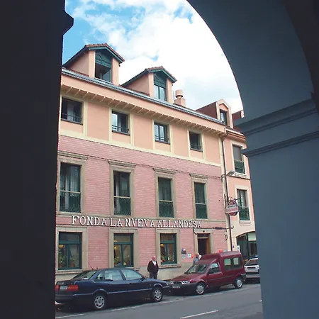 Nueva Allandesa Hotel
