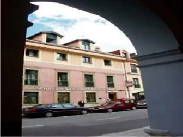 Nueva Allandesa Hotel