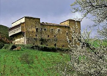 Nueva Allandesa Hotel 2*